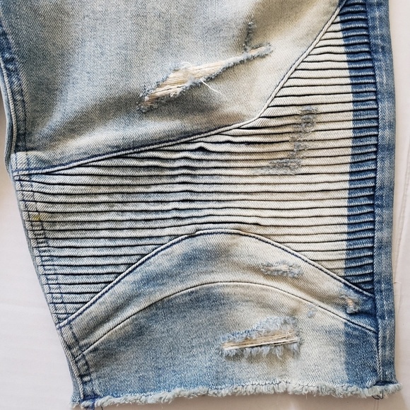 NWT GUESS Slim Fit Deconstructed Denim Shorts 32 - Picture 5 of 7